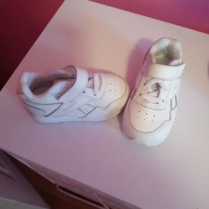 White Reebok low top